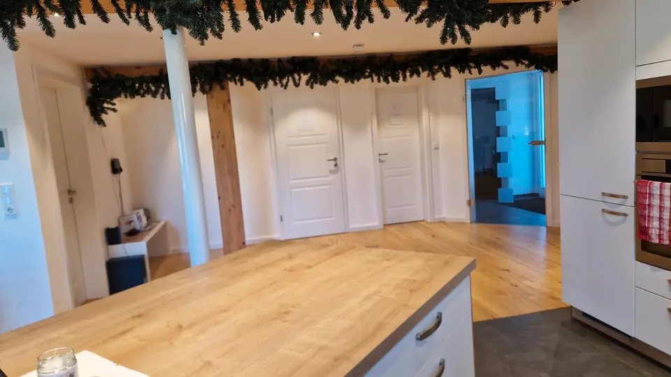 6 Zimmer Wohnung mit 185 m² in Freiburg im Breisgau – Bild 8