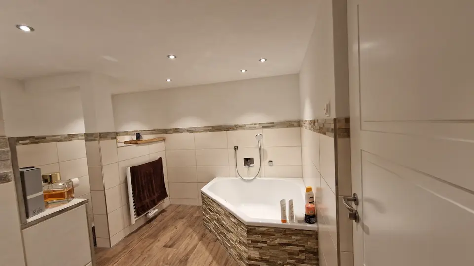 6 Zimmer Wohnung mit 185 m² in Freiburg im Breisgau – Bild 9