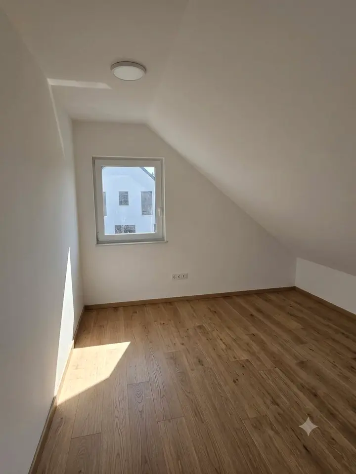 4 Zimmer Wohnung mit 97 m² in Detmold – Bild 1