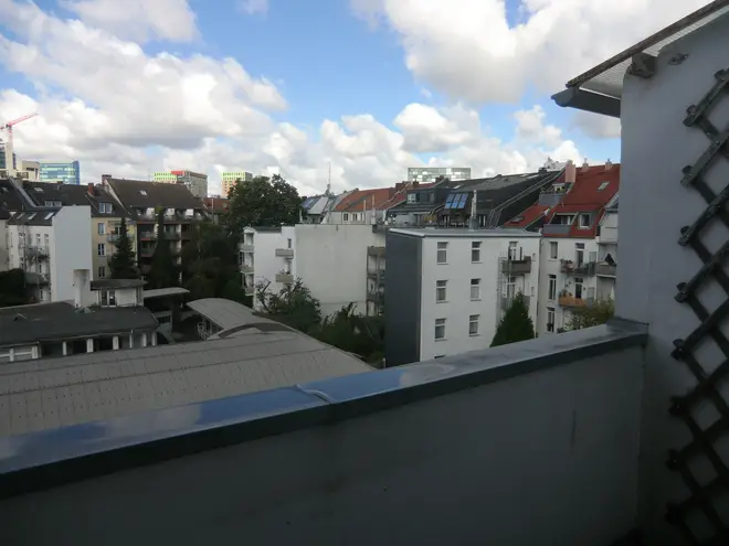 2 Zimmer Wohnung mit 97 m² in Düsseldorf – Bild 4
