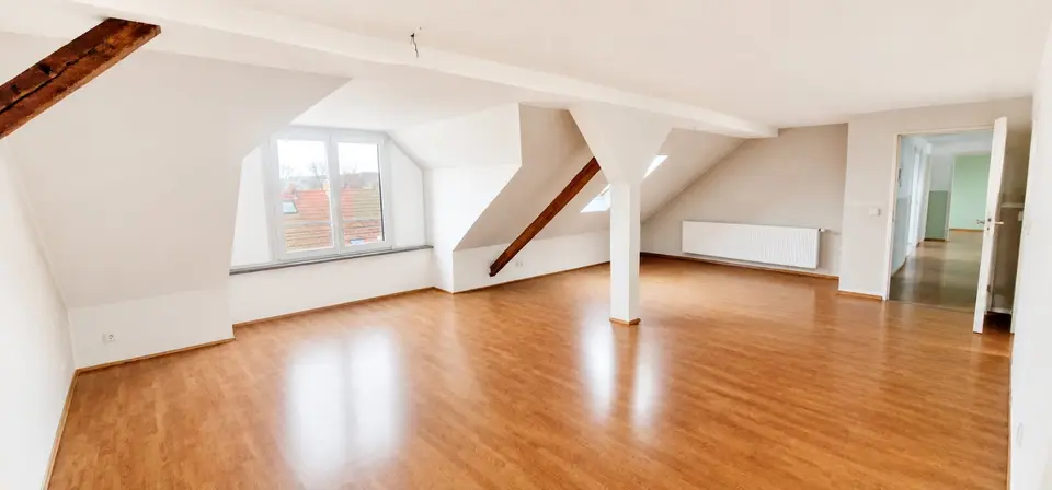 4 Zimmer Wohnung mit 130 m² in Sangerhausen – Bild 1