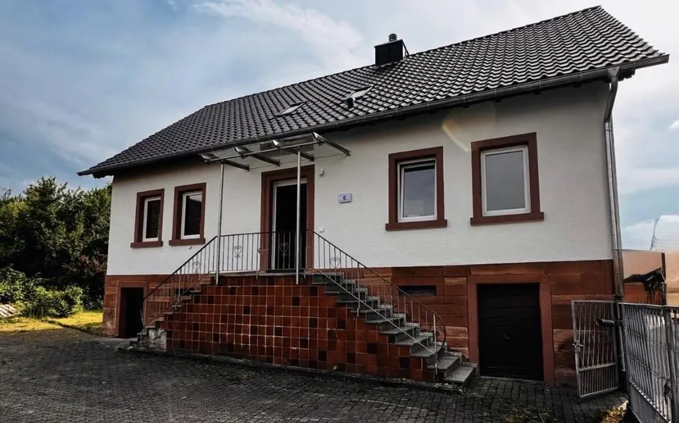 6 Zimmer Haus mit 140 m² in Aschaffenburg – Bild 1