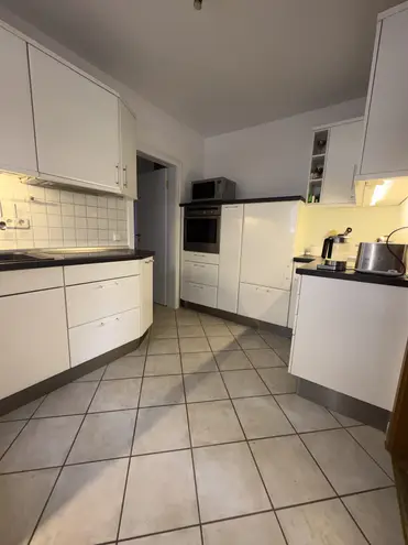 2 Zimmer Wohnung mit 85 m² in Düsseldorf – Bild 2