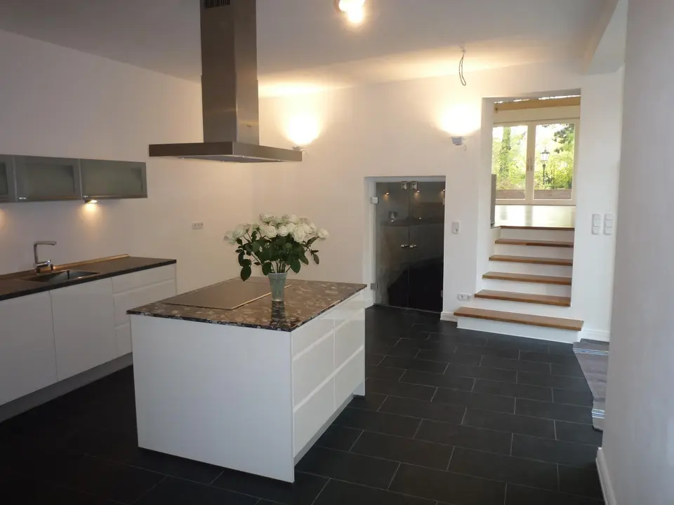 4 Zimmer Haus mit 150 m² in Wiesbaden – Bild 3