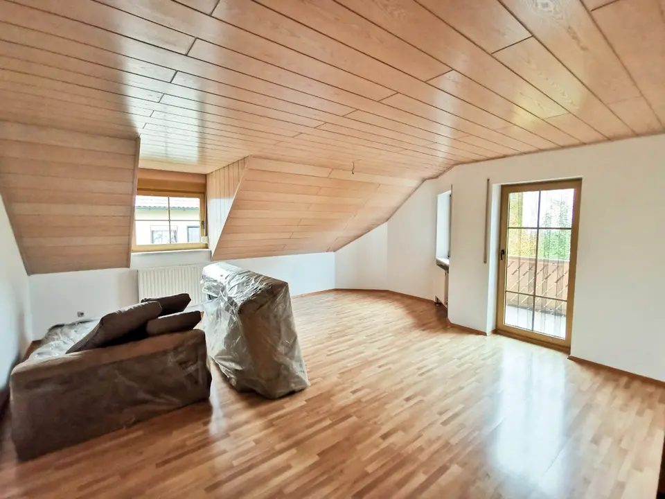 4 Zimmer Wohnung mit 108 m² in Amberg – Bild 2