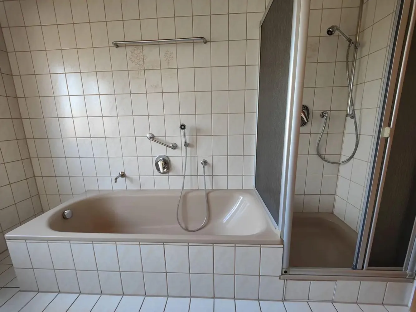 4 Zimmer Wohnung mit 100 m² in Karlsruhe – Bild 12