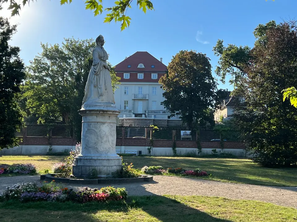 4 Zimmer Wohnung mit 137 m² in Schwerin – Bild 4
