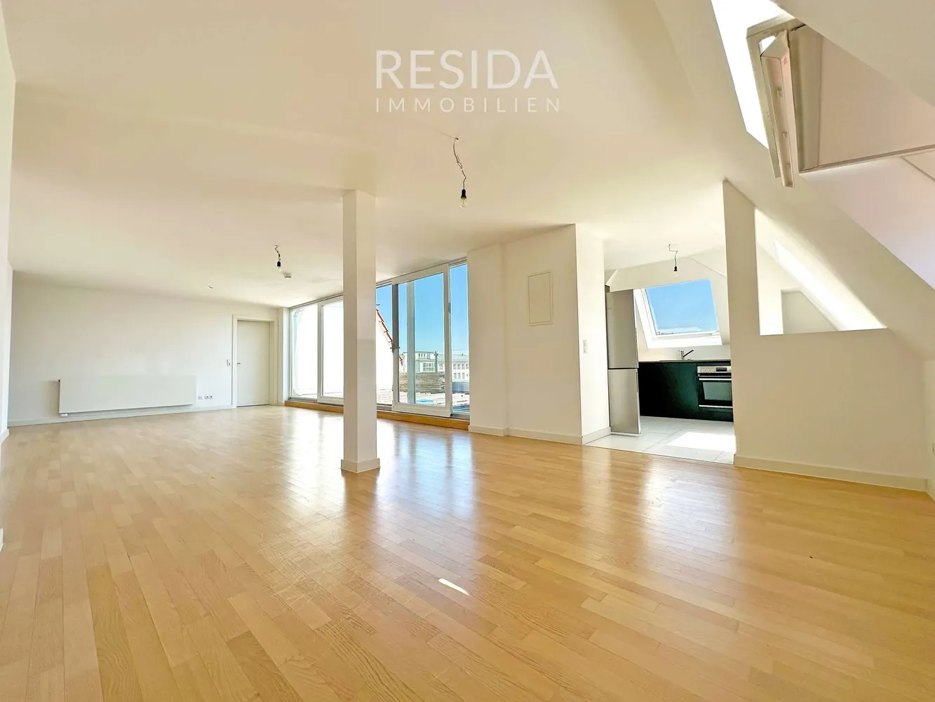 4 Zimmer Wohnung mit 132 m² in Stuttgart – Bild 2