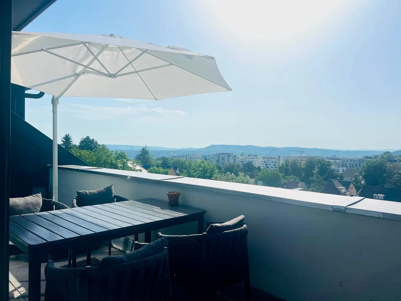 4 Zimmer Wohnung mit 118 m² in Stuttgart – Bild 2