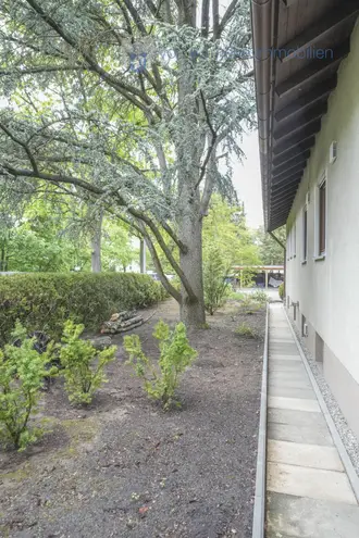 6 Zimmer Haus mit 213 m² in Erlangen – Bild 2