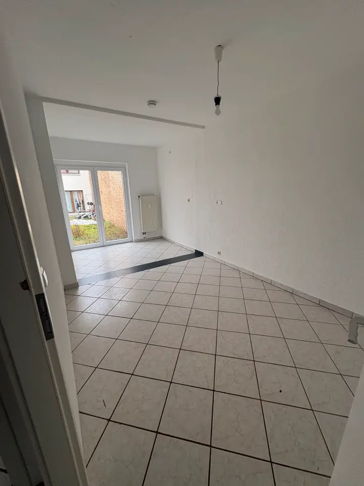 6 Zimmer Wohnung mit 120 m² in Ludwigshafen – Bild 1