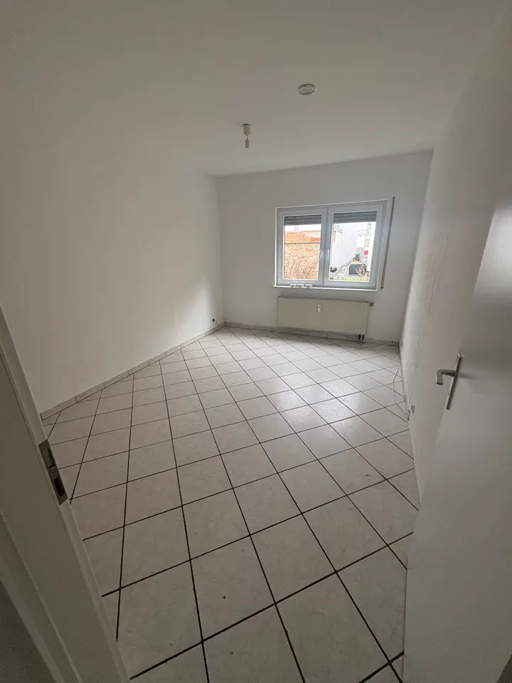 6 Zimmer Wohnung mit 120 m² in Ludwigshafen – Bild 2