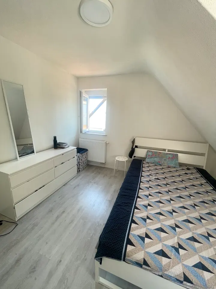 WG-Zimmer mit 35 m² in Stuttgart – Bild 1