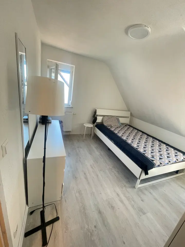 WG-Zimmer mit 35 m² in Stuttgart – Bild 2