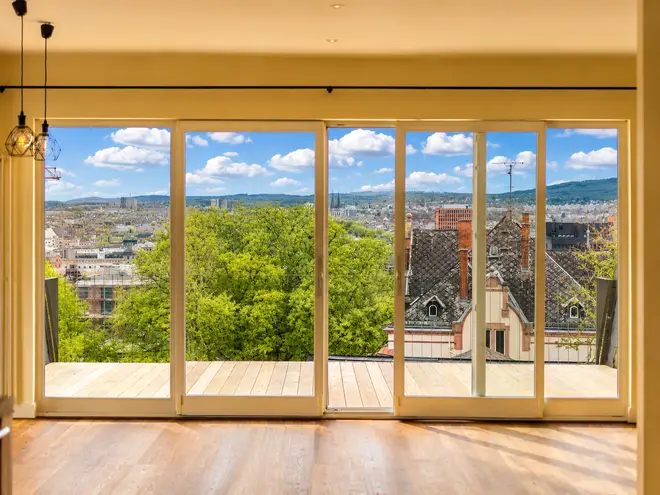 5 Zimmer Wohnung mit 252 m² in Wiesbaden – Bild 1