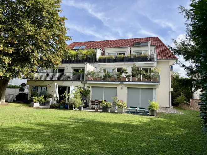 4 Zimmer Wohnung mit 136 m² in Karlsruhe – Bild 1