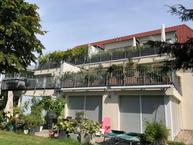 4 Zimmer Wohnung mit 136 m² in Karlsruhe – Bild 2