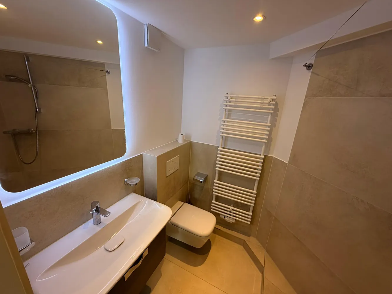 5 Zimmer Wohnung mit 120 m² in Hamburg – Bild 9