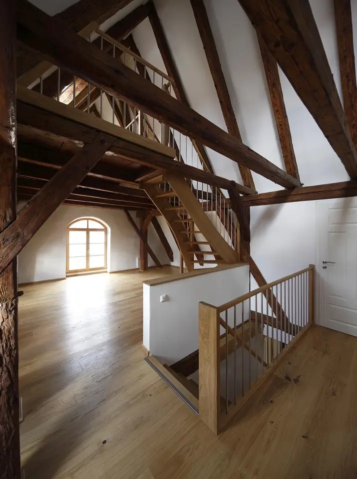 6 Zimmer Haus mit 270 m² in Kelheim – Bild 2