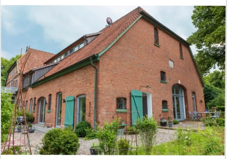 4 Zimmer Wohnung mit 142 m² in Lüneburg – Bild 1