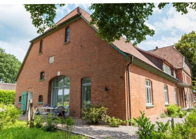 4 Zimmer Wohnung mit 142 m² in Lüneburg – Bild 2