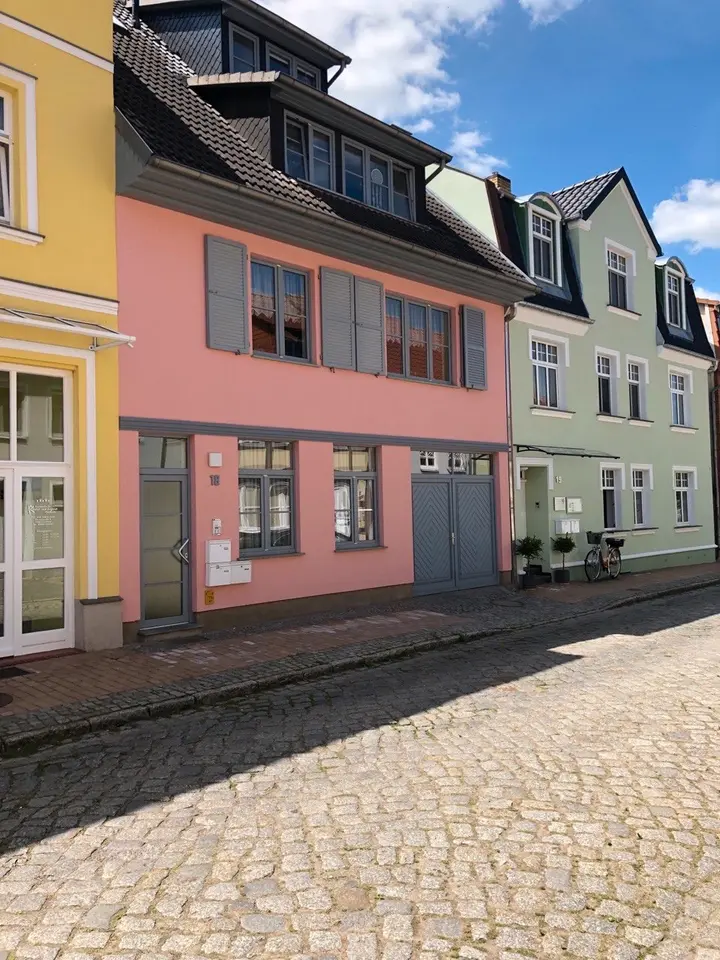 4 Zimmer Wohnung mit 93 m² in Neubrandenburg – Bild 2