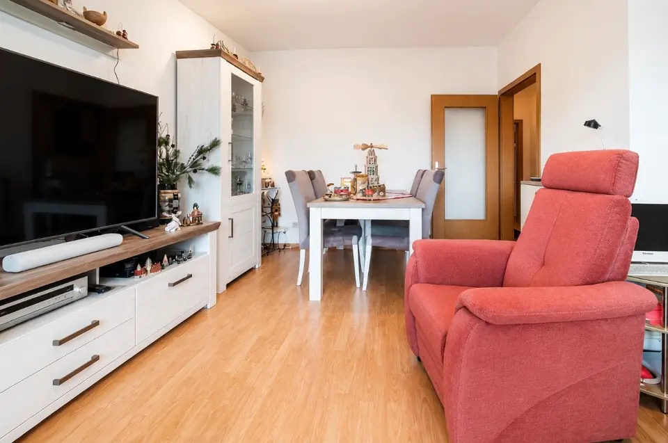 2 Zimmer Wohnung mit 59 m² in Zwickau – Bild 2