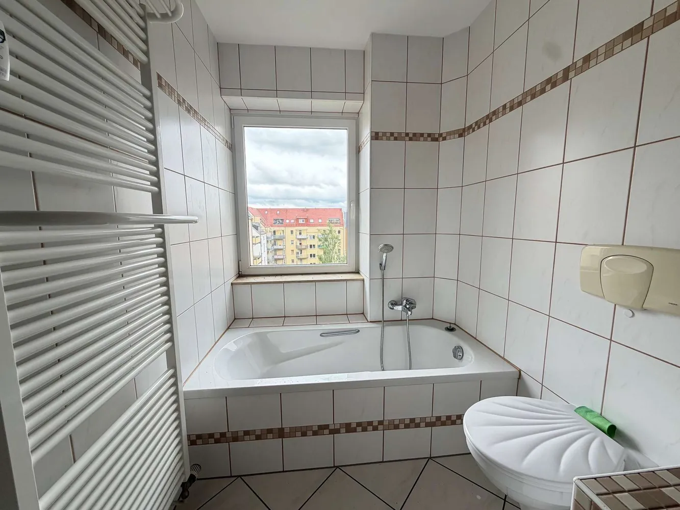 2 Zimmer Wohnung mit 77 m² in Plauen – Bild 3