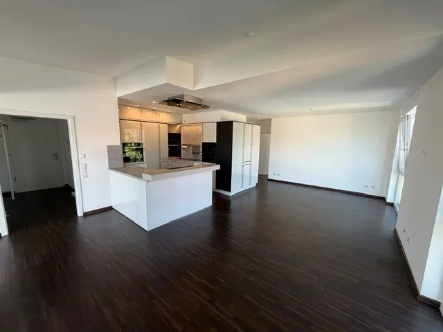 9 Zimmer Wohnung mit 260 m² in Worms – Bild 1