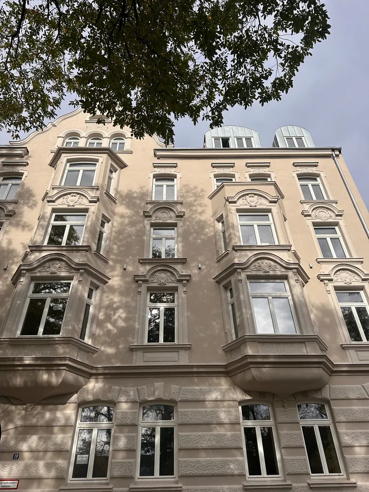 5 Zimmer Wohnung mit 158 m² in Augsburg – Bild 1