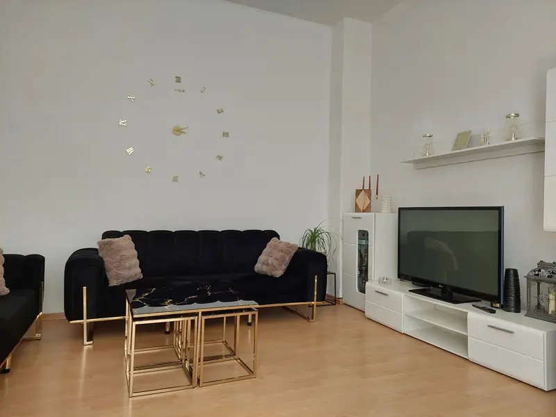3 Zimmer Wohnung mit 71 m² in Schwerin – Bild 1