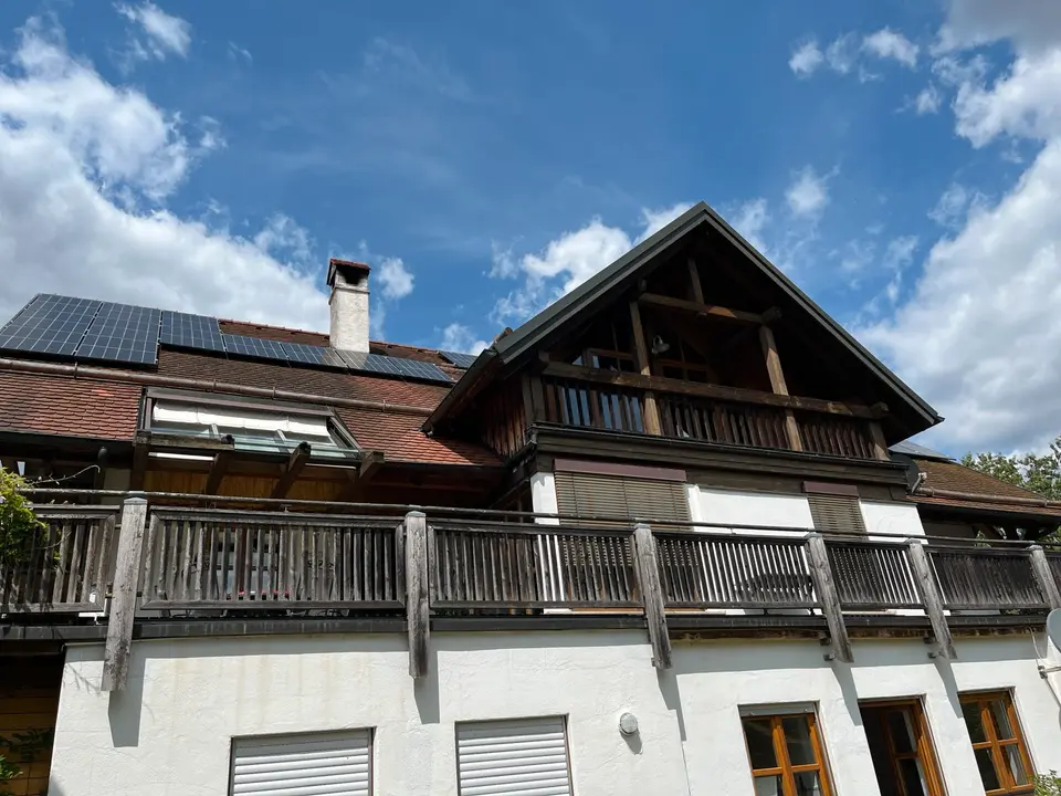 8 Zimmer Wohnung mit 258 m² in Amberg – Bild 1