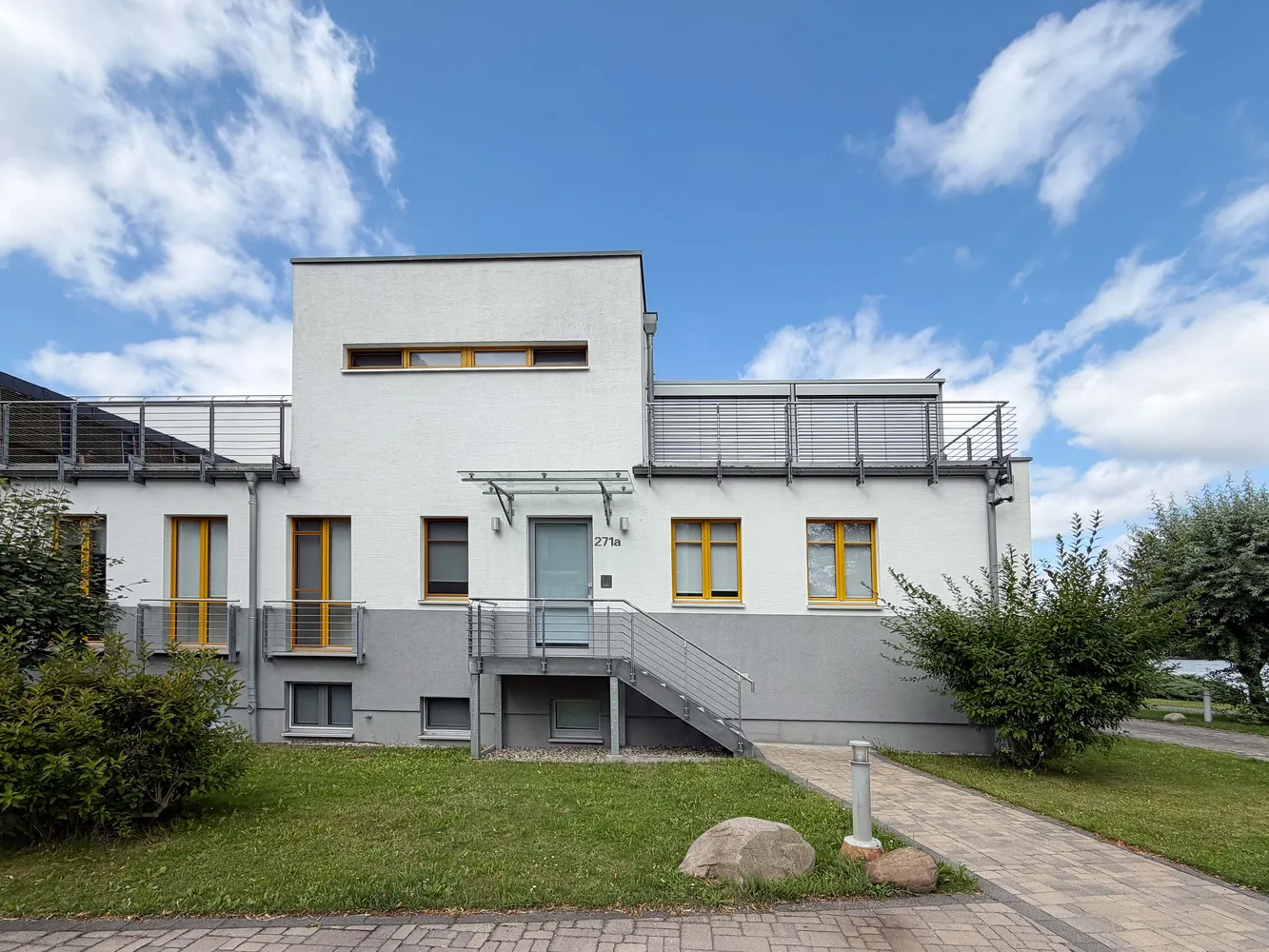 6 Zimmer Haus mit 281 m² in Berlin – Bild 1