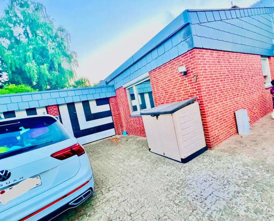 8 Zimmer Haus mit 180 m² in Hannover – Bild 1