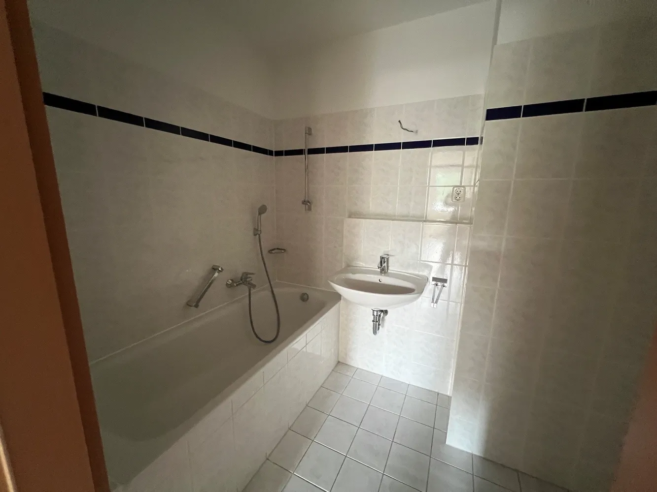 2 Zimmer Wohnung mit 74 m² in Dresden – Bild 8