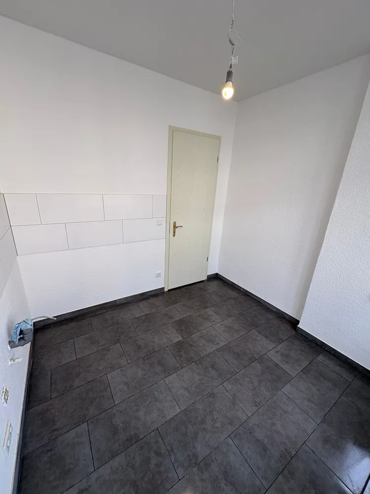 260 Zimmer Wohnung mit 78 m² in Chemnitz – Bild 1