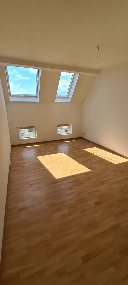2 Zimmer Wohnung mit 64 m² in Lübeck – Bild 2