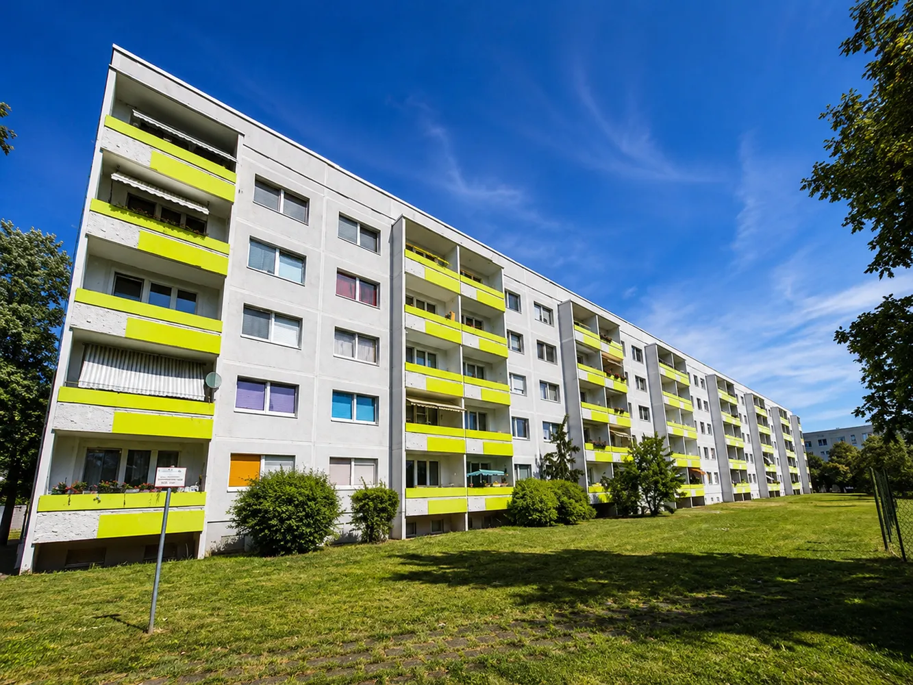 8 Zimmer Wohnung mit 142 m² in Halle (Saale) – Bild 1