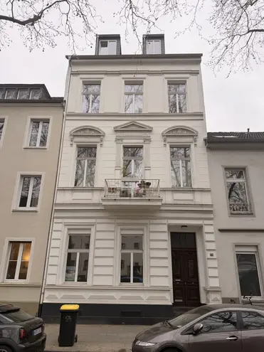 5 Zimmer Wohnung mit 146 m² in Krefeld – Bild 1