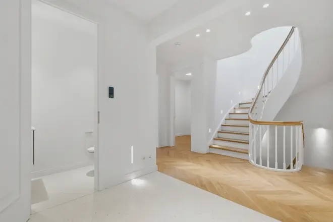 7 Zimmer Haus mit 256 m² in Köln – Bild 2