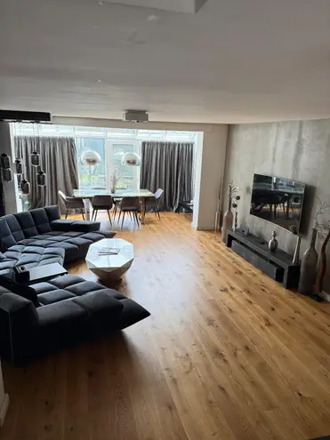 6 Zimmer Haus mit 220 m² in Berlin – Bild 1