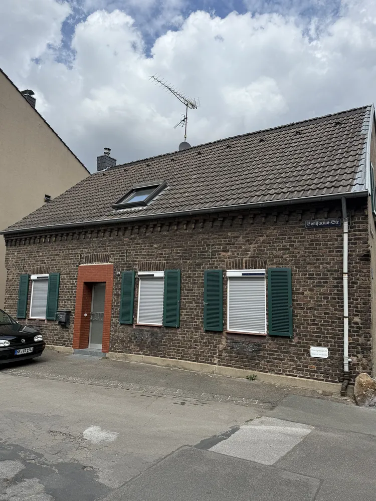 8 Zimmer Haus mit 160 m² in Düsseldorf – Bild 1
