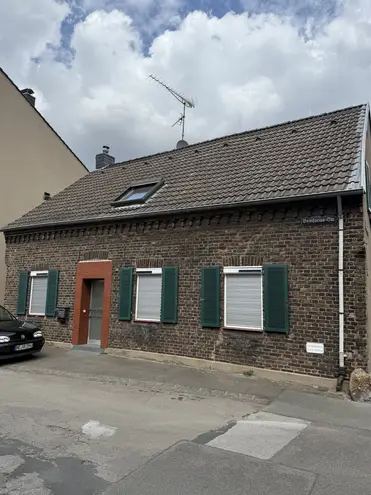 8 Zimmer Haus mit 160 m² in Düsseldorf – Bild 1
