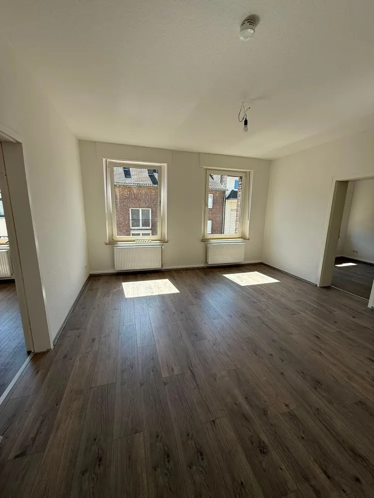 4 Zimmer Wohnung mit 78 m² in Krefeld – Bild 1