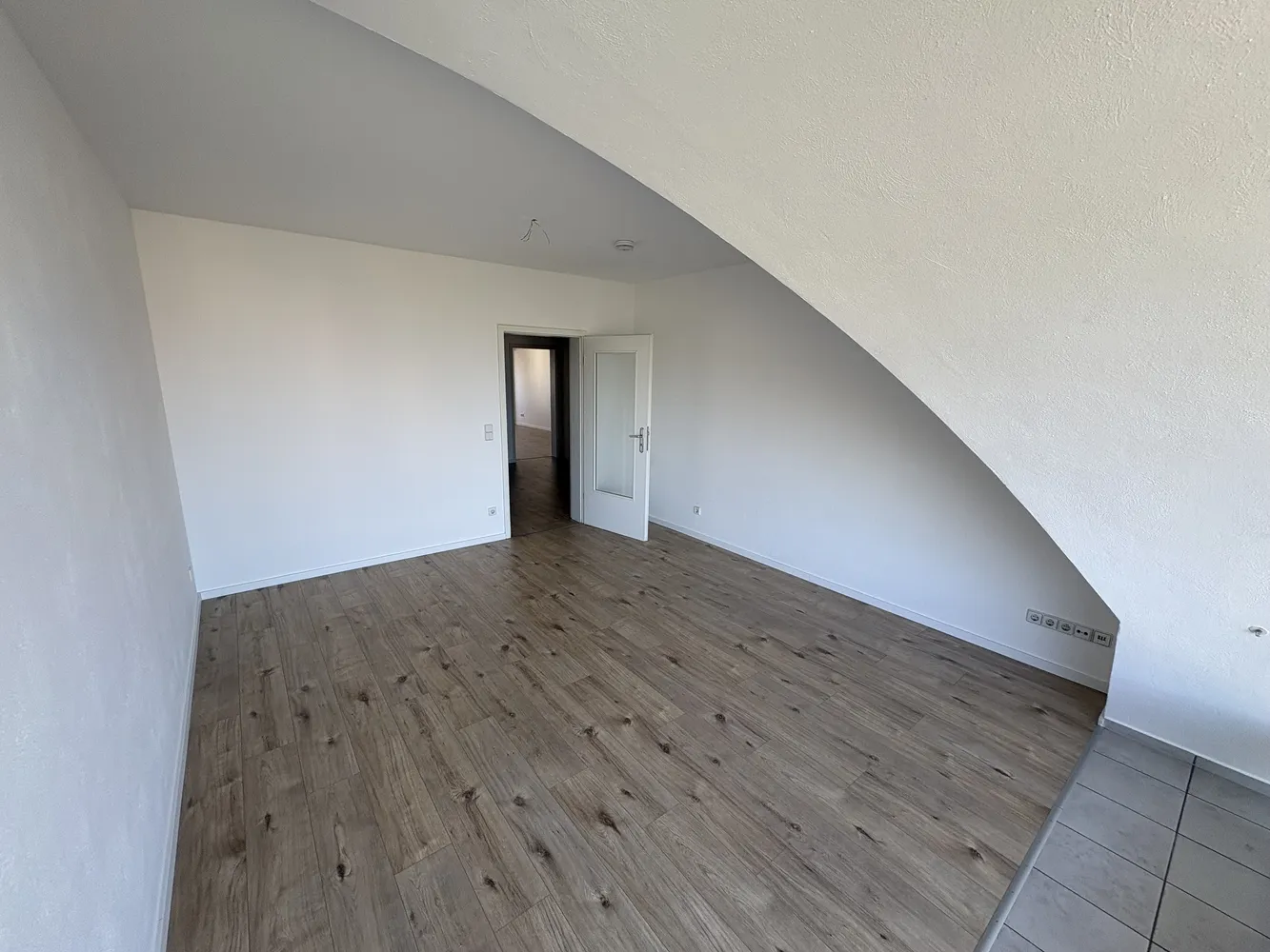 3 Zimmer Wohnung mit 99 m² in Cottbus – Bild 2