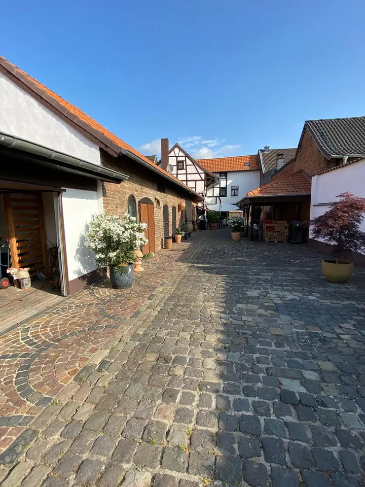 6 Zimmer Haus mit 300 m² in Düren – Bild 3