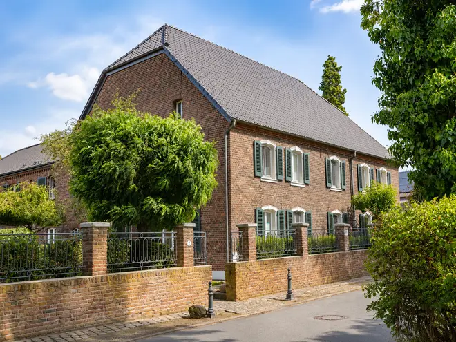 5 Zimmer Haus mit 210 m² in Duisburg – Bild 2