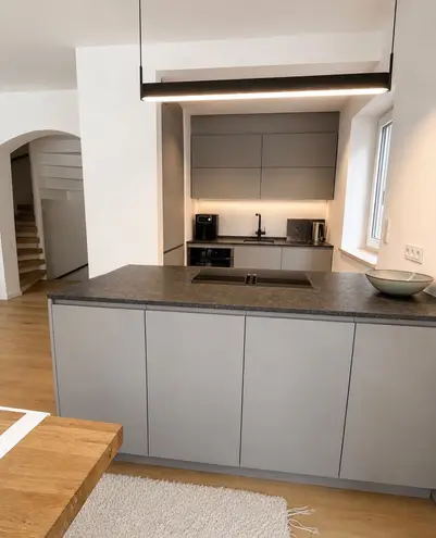 7 Zimmer Haus mit 200 m² in München – Bild 2