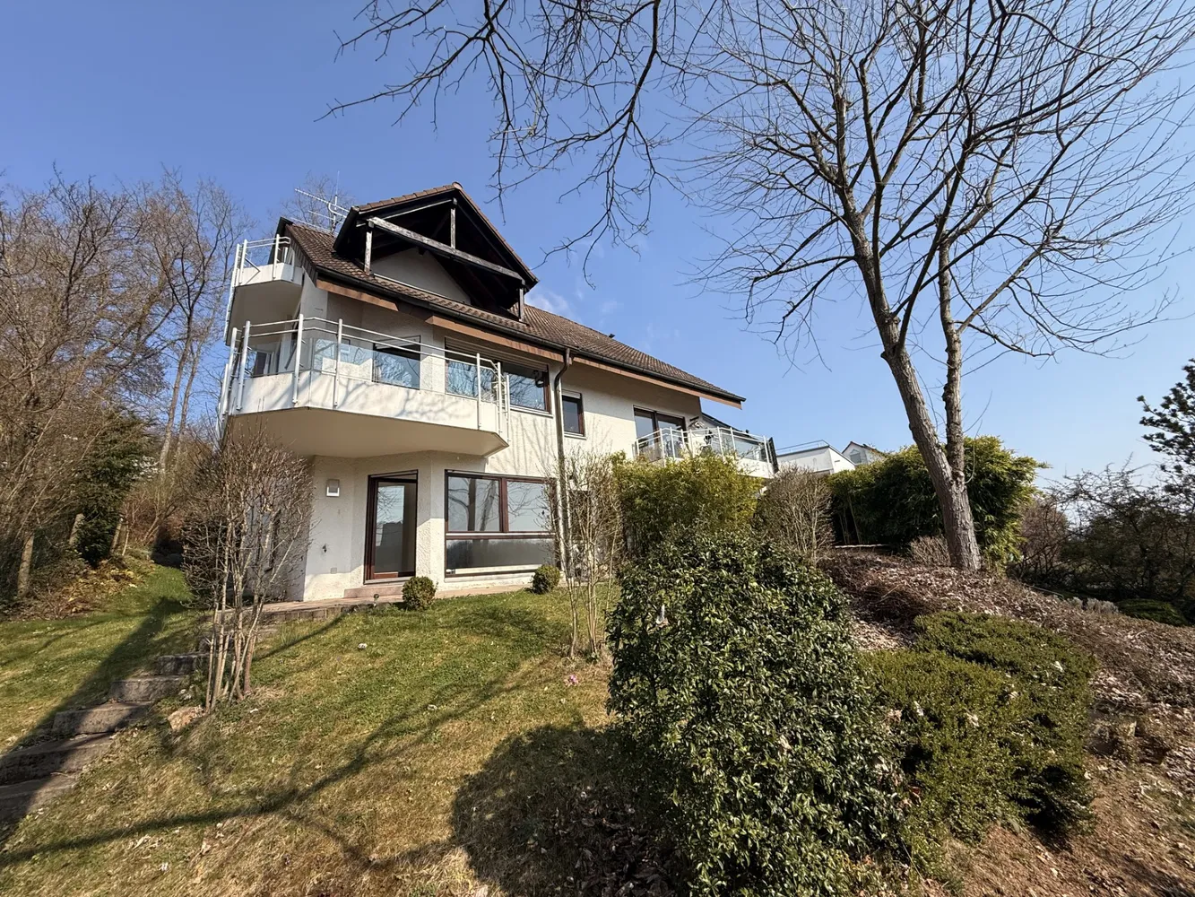 5 Zimmer Wohnung mit 150 m² in Stuttgart – Bild 1