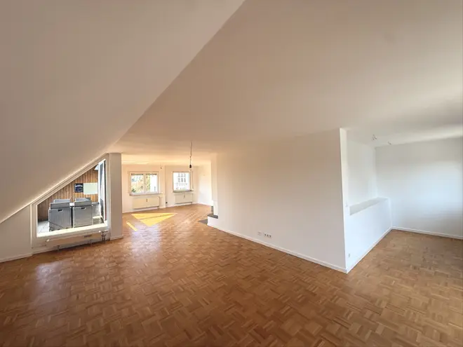 5 Zimmer Wohnung mit 150 m² in Stuttgart – Bild 4